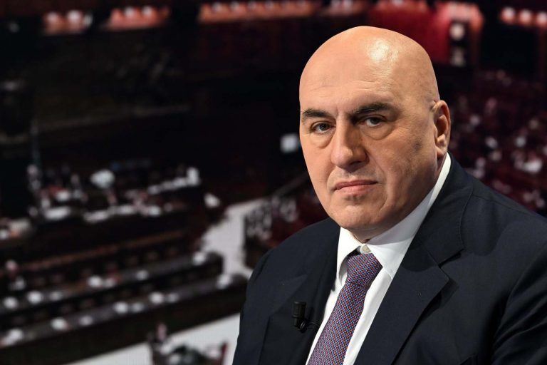 Leva militare obbligatoria, la riforma annunciata da Crosetto: ecco cosa cambierà