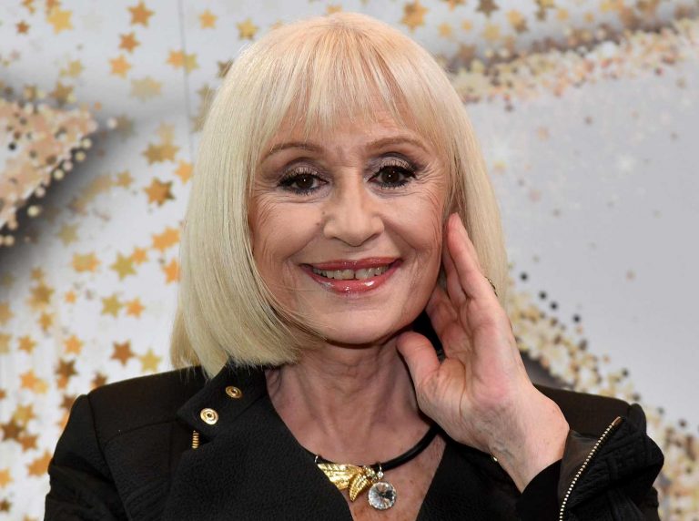 Raffaella Carrà, doppio appuntamento sulla Rai nell’anniversario della scomparsa: ecco a che ora e su quale canale vederlo Raffaella Carrà, doppio appuntamento sulla Rai nell’anniversario della scomparsa: ecco a che ora e su quale canale vederlo