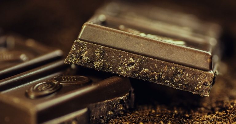 Mangiare cioccolato tutti i giorni fa bene alla salute: ecco perché