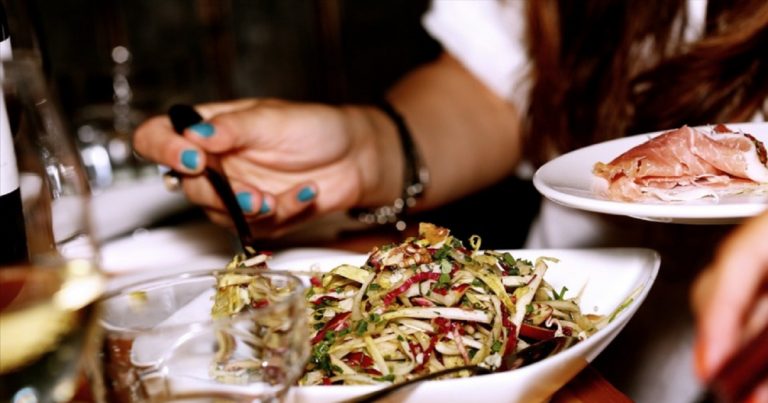 Dieta, se mangi questi alimenti a cena non potrai mai dimagrire Dieta, se mangi questi alimenti a cena non potrai mai dimagrire