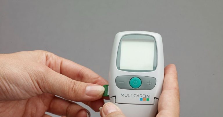 Glicemia alta, ecco cosa bisogna fare per abbassarla subito Glicemia alta, ecco cosa bisogna fare per abbassarla subito