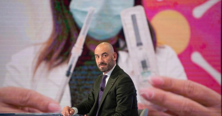 Il noto infettivologo Matteo Bassetti avverte: ‘C’è il rischio infernale con…’
