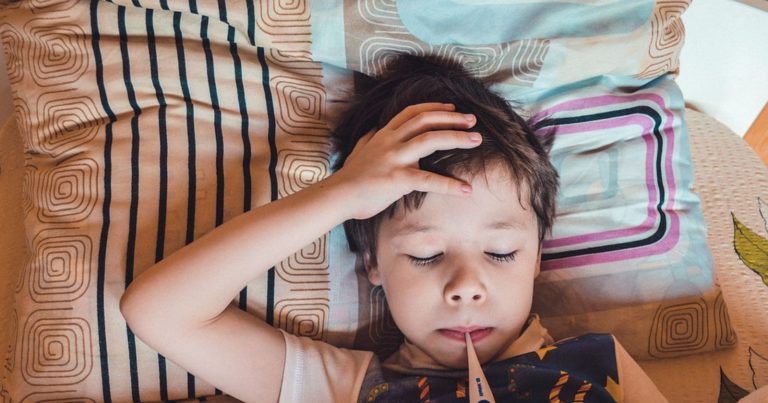 Virus sinciziale nei bambini, i pediatri italiani lanciano l’allarme in vista dell’autunno: “Ecco come prevenirlo” Virus sinciziale nei bambini, i pediatri italiani lanciano l’allarme in vista dell’autunno: “Ecco come prevenirlo”