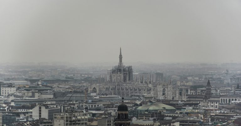 Meteo Milano – Cieli coperti e foschia, ma verso il weekend tornano le piogge e la neve sulle Alpi Meteo Milano – Cieli coperti e foschia, ma verso il weekend tornano le piogge e la neve sulle Alpi