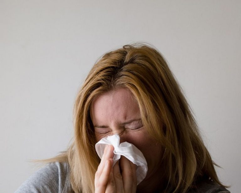 Arriva la primavera, boom di influenze e allergie: ma come distinguerle? Arriva la primavera, boom di influenze e allergie: ma come distinguerle?
