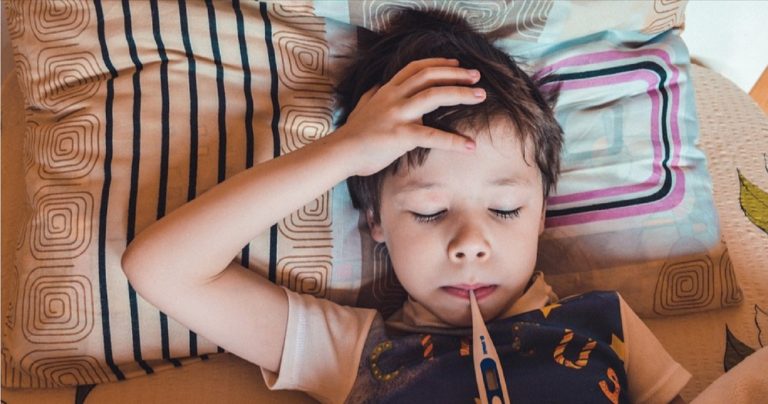 Streptococco, boom di casi soprattutto tra i bambini: ecco quali sono i sintomi