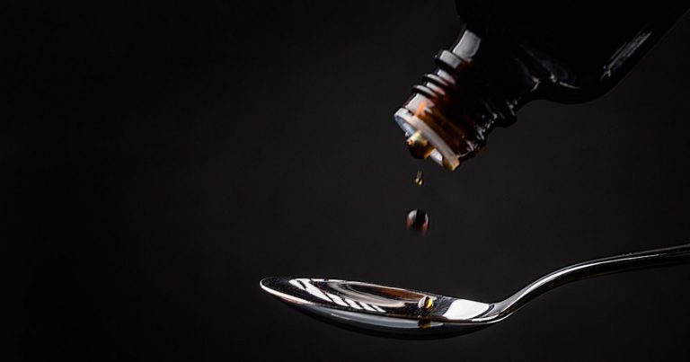 Allerta delle autorità, sciroppi ritirati dal mercato: “Possibili reazioni allergiche…”