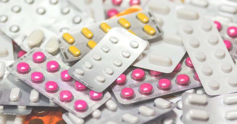 Caldo e farmaci, il dottor Padovani spiega come conservarli al meglio: ”Se si nota una qualsiasi…”