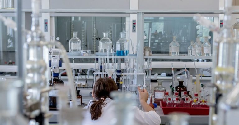 In Italia occupa il secondo posto nella classifica dei tumori più diagnosticati: ecco i sintomi ai quali prestare attenzione In Italia occupa il secondo posto nella classifica dei tumori più diagnosticati: ecco i sintomi ai quali prestare attenzione