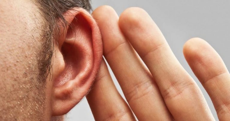 Ipoacusia, di cosa si tratta e quali sono i sintomi cui prestare attenzione Ipoacusia, di cosa si tratta e quali sono i sintomi cui prestare attenzione