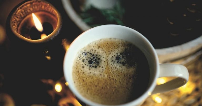 Il caffè che prendi al lavoro potrebbe contenere alti livelli di sostanze che aumentano i livelli di colesterolo Il caffè che prendi al lavoro potrebbe contenere alti livelli di sostanze che aumentano i livelli di colesterolo