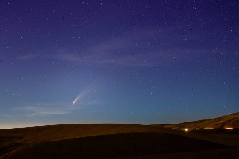 Avvisamento in cielo, tantissime segnalazioni: il “bolide” illumina la notte in Italia. Ecco dove