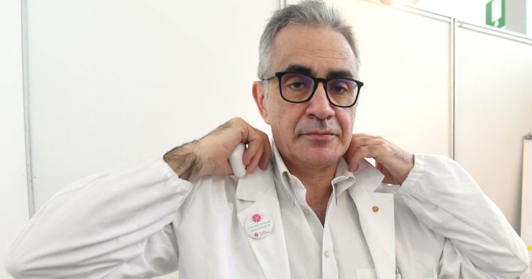 Variante Kp3, il virologo Fabrizio Pregliasco rivela: “Ecco perché si diffonde maggiormente. I sintomi…” Variante Kp3, il virologo Fabrizio Pregliasco rivela: “Ecco perché si diffonde maggiormente. I sintomi…”