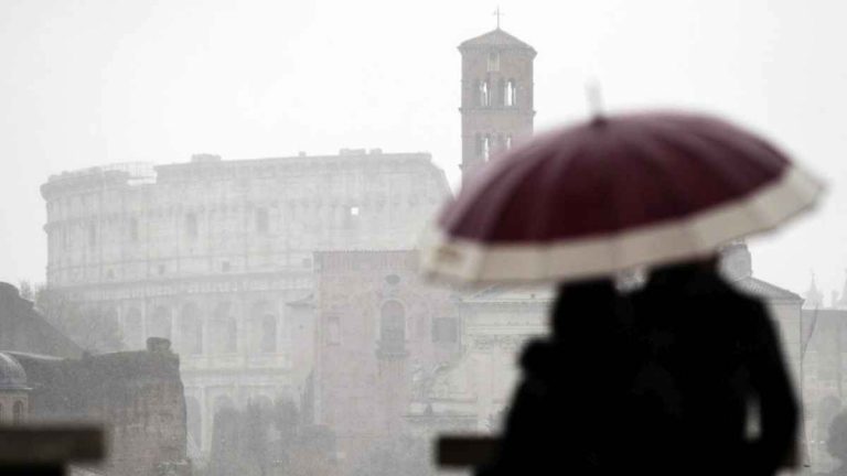 Meteo Roma – Piogge sparse in atto migliora dalla serata. Weekend pienamente invernale in vista