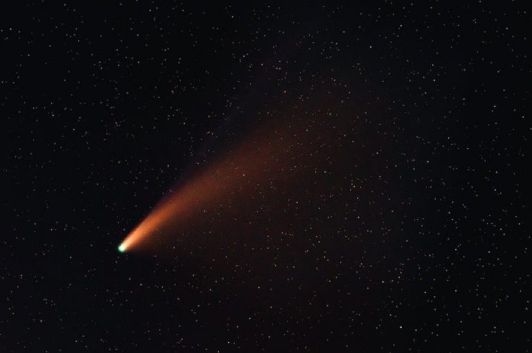 La cometa di Neanderthal ritorna nei nostri cieli dopo 50 mila anni: ecco quando e come osservarla