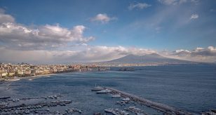 Meteo Napoli - Fasi più nuvolose alternate a schiarite, con tempo che si manterrà stabile: le previsioni