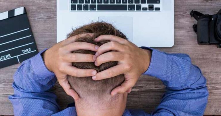 Mal di testa, ecco tutti i tipi di emicrania che si possono avere Mal di testa, ecco tutti i tipi di emicrania che si possono avere