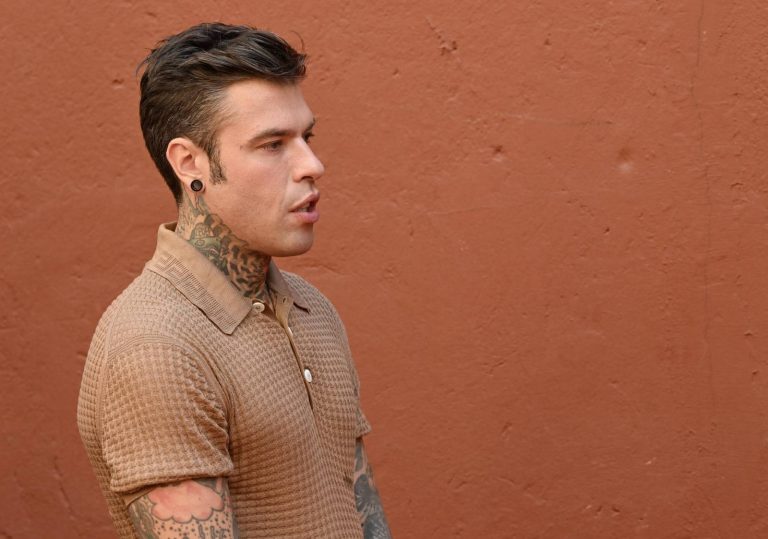 Tumore al pancreas, Fedez svela come l’ha scoperto: “Succede che per caso…” Tumore al pancreas, Fedez svela come l’ha scoperto: “Succede che per caso…”
