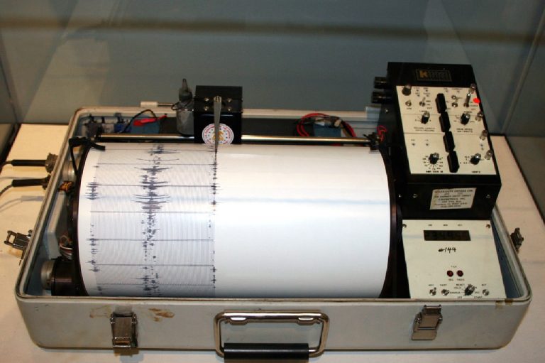 Sciame sismico nel parmense, centinaia di scosse registrate nella notte: panico tra la popolazione