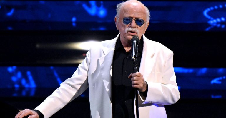 Gino Paoli si scaglia contro il Festival di Sanremo: “È pieno di canzoni di…”