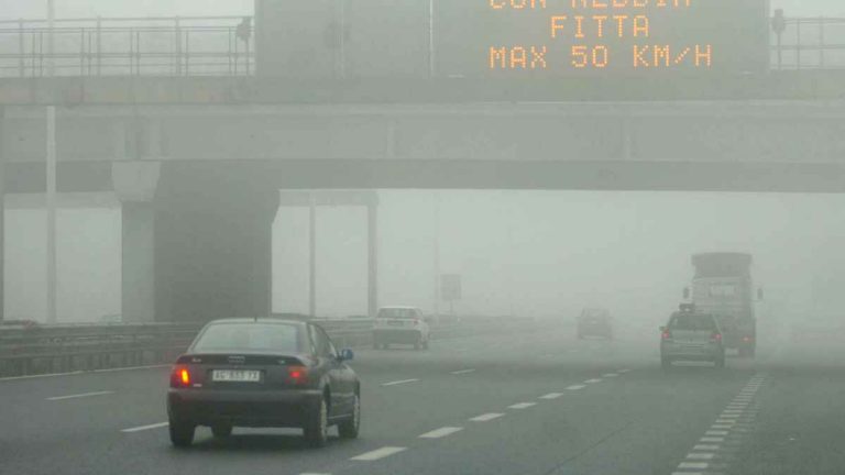 Meteo – Nebbia in Pianura Padana persistente anche di giorno, ecco perché