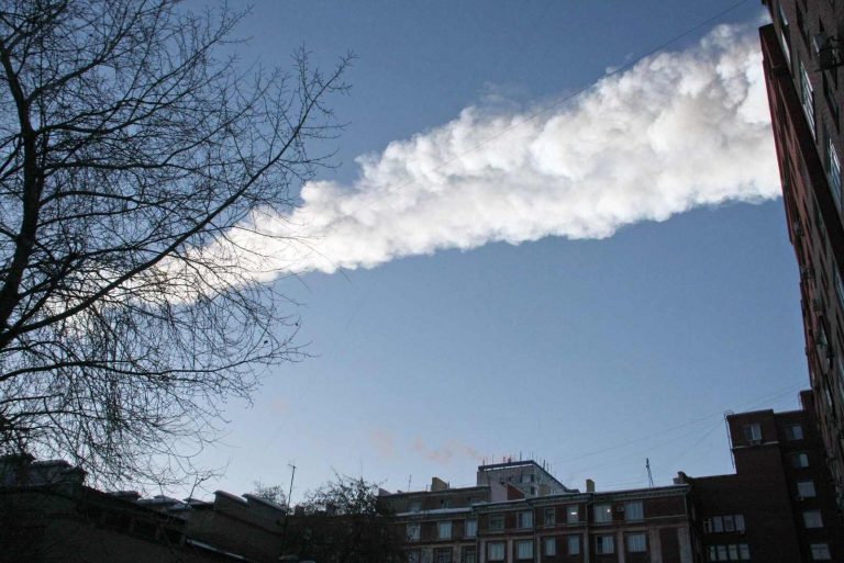 Meteorite caduto in Italia, è aperta la caccia ai frammenti: “Se li trovate, ecco cosa dovete fare…”