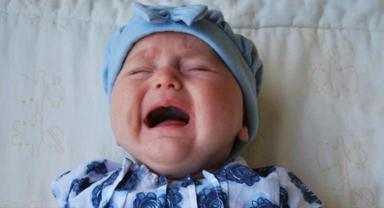 Influenza, boom di accessi nei pronto soccorso pediatrici: sintomi, come proteggere i bambini e come fare prevenzione