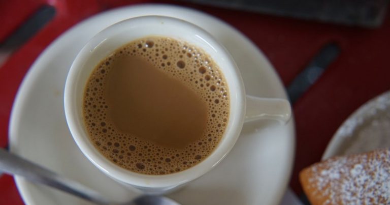 Il caffè bevuto di sera può davvero disturbare il sonno? Ecco cosa dice una ricerca Il caffè bevuto di sera può davvero disturbare il sonno? Ecco cosa dice una ricerca