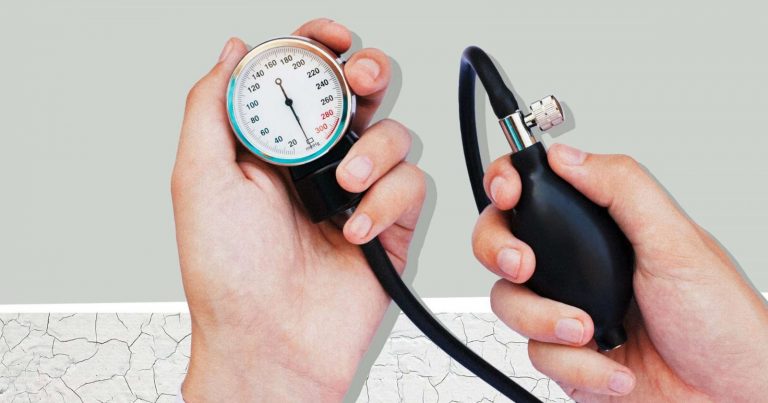 Ipertensione, questi sintomi non vanno sottovalutati: possono indicare che la tua pressione è alta