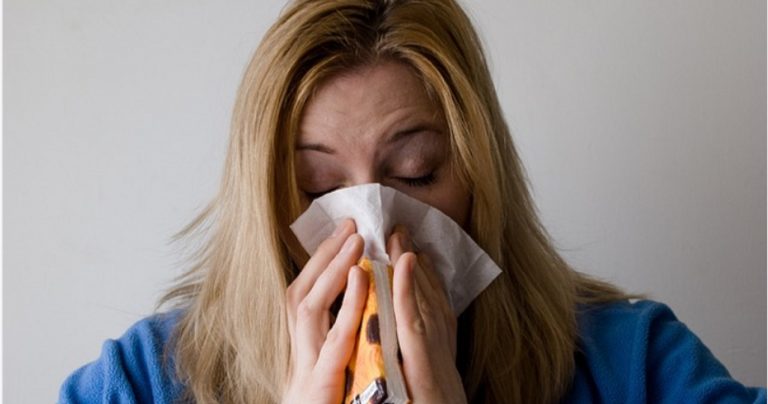 Arrivano le allergie primaverili, come riconoscerle ed affrontarle: i consigli degli esperti Arrivano le allergie primaverili, come riconoscerle ed affrontarle: i consigli degli esperti