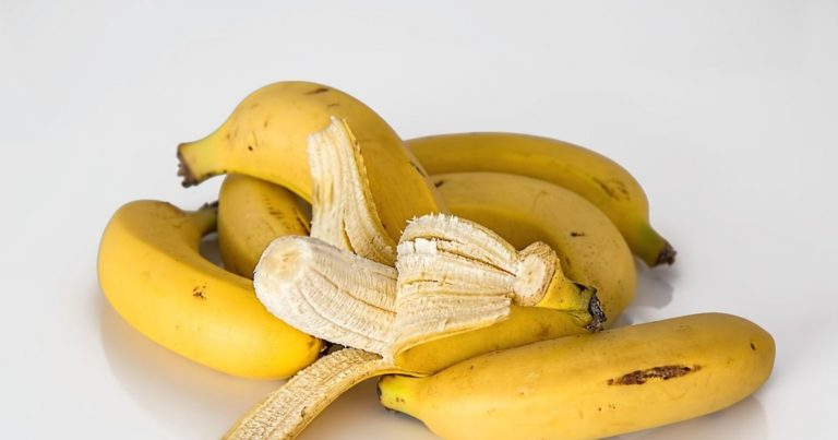 Mangi una banana al giorno? Ecco cosa stai rischiando Mangi una banana al giorno? Ecco cosa stai rischiando