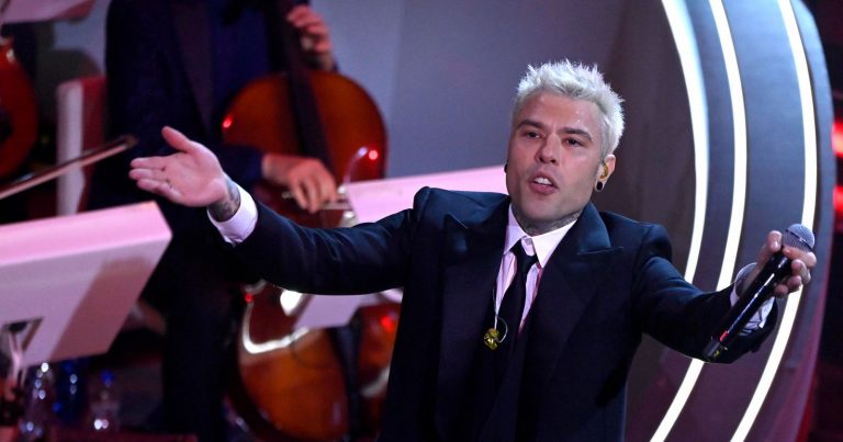 Fedez e il tumore al pancreas, un anno fa la diagnosi: “Ecco come l’ho scoperto” Fedez e il tumore al pancreas, un anno fa la diagnosi: “Ecco come l’ho scoperto”