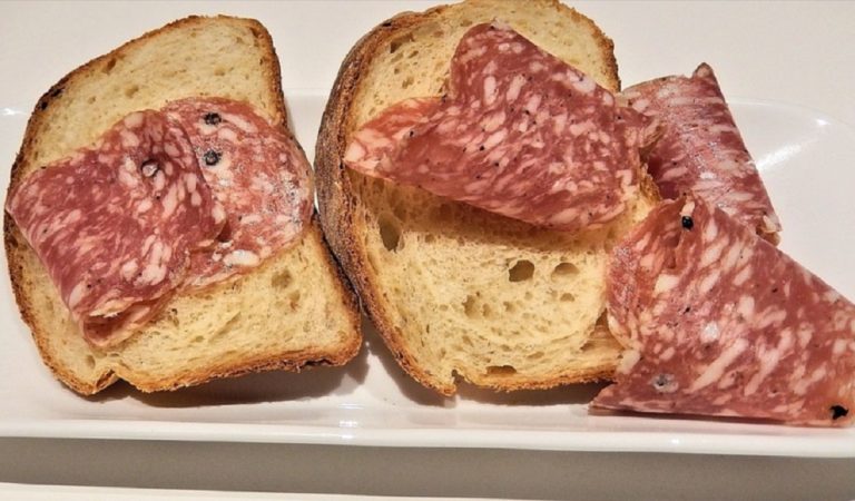 Allerta alimentare, ritirato lotto di un noto salume venduto nei supermercati per rischio salmonella Allerta alimentare, ritirato lotto di un noto salume venduto nei supermercati per rischio salmonella