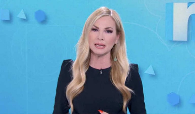 Mattino 5, Federica Panicucci interrompe la diretta all’improvviso: “C’è un forte…”