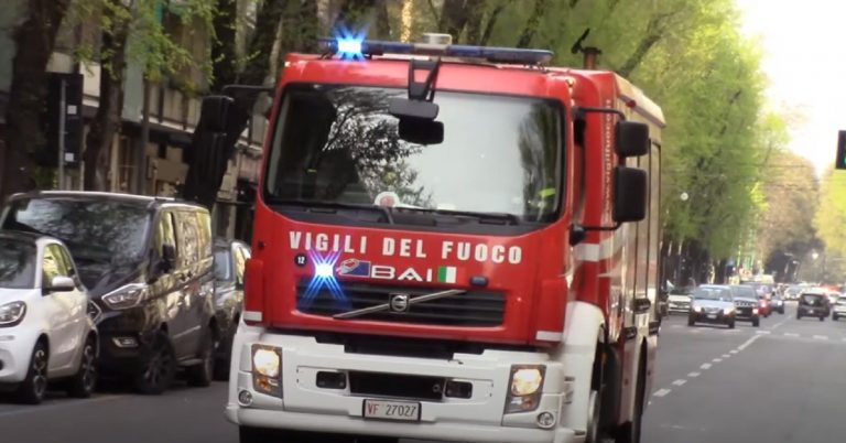 Maxi tamponamento in autostrada, ci sono vittime. Almeno 50 persone coinvolte, autostrada chiusa