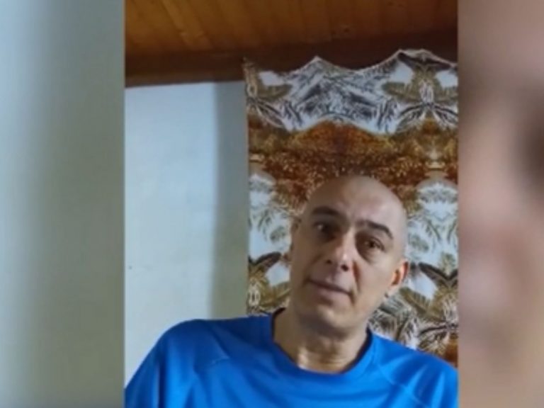 Terremoto in Italia: il momento della forte scossa all’interno di un’abitazione a Catania – VIDEO Terremoto in Italia: il momento della forte scossa all’interno di un’abitazione a Catania – VIDEO