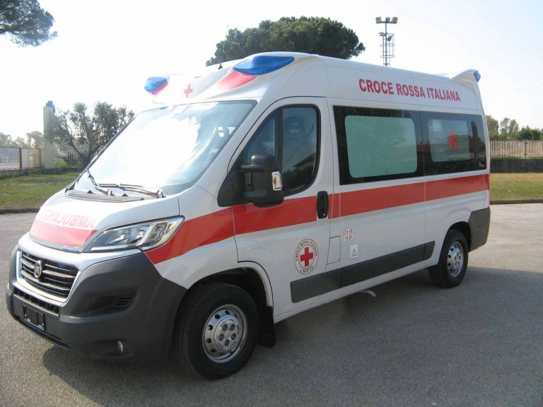 Dichiarato morto dopo due infarti si risveglia in ambulanza e chiede delle figlie. Raro caso di ‘Sindrome di Lazzaro’ Dichiarato morto dopo due infarti si risveglia in ambulanza e chiede delle figlie. Raro caso di ‘Sindrome di Lazzaro’