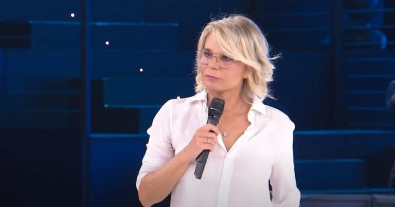 Maria De Filippi costretta a fermare tutto: ecco cosa è successo ad Amici