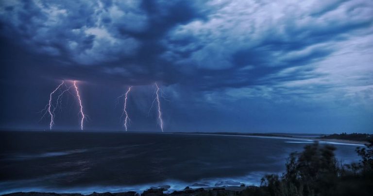Meteo Napoli – Fase di intenso maltempo per la città, con fenomeni a tratti intensi e possibili temporali: le previsioni