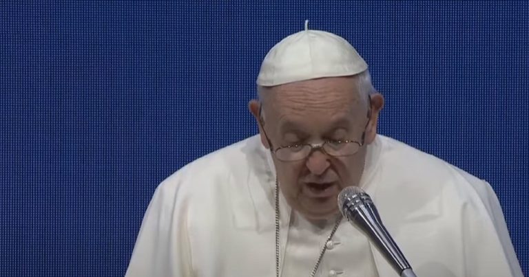 Il Papa si è sottoposto ad una Tac al Gemelli: Angelus di domani a rischio?