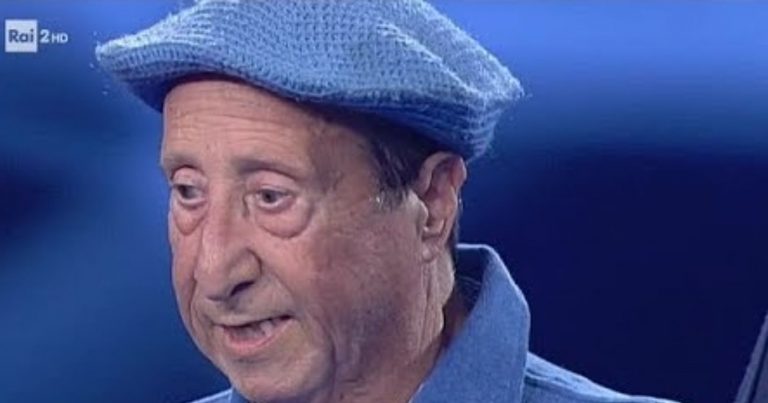 Alvaro Vitali, l’amico Claudio di Napoli racconta gli ultimi istanti dell’attore prima della morte: ”Si è sentito male e…” Alvaro Vitali, l’amico Claudio di Napoli racconta gli ultimi istanti dell’attore prima della morte: ”Si è sentito male e…”