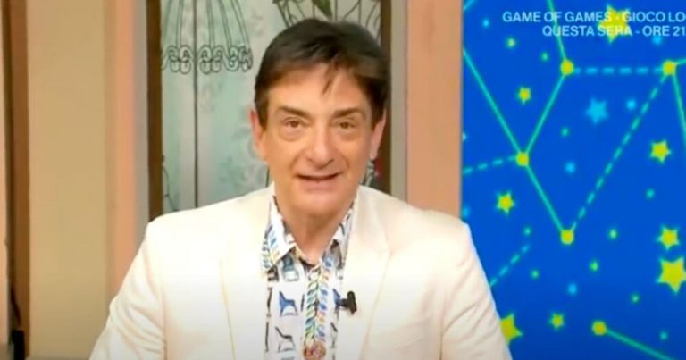 Oroscopo Paolo Fox oggi, venerdì 9 giugno 2023: previsioni Sagittario, Capricorno, Acquario e Pesci Oroscopo Paolo Fox oggi, venerdì 9 giugno 2023: previsioni Sagittario, Capricorno, Acquario e Pesci