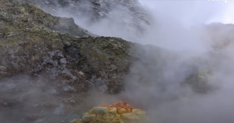 Terremoto Campi Flegrei, il più forte degli ultimi 40 anni: “Si sta intensificando la velocità di..” Terremoto Campi Flegrei, il più forte degli ultimi 40 anni: “Si sta intensificando la velocità di..”