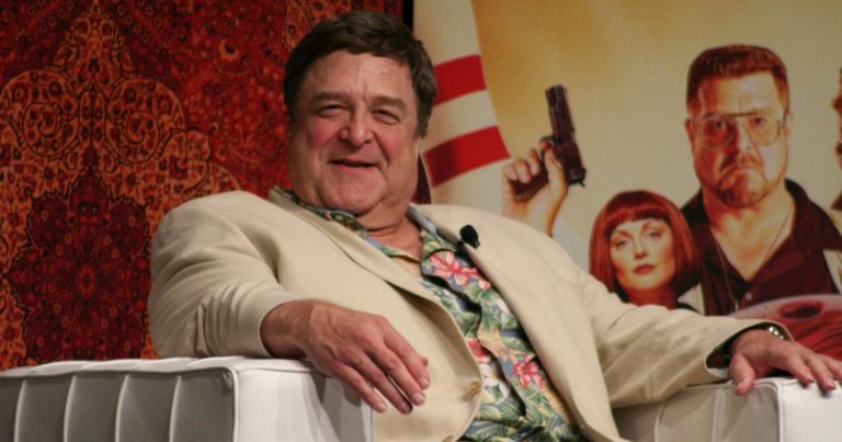 John Goodman ha perso 90 chili seguendo questa dieta: è la migliore per dimagrire? Il parere dell’esperto John Goodman ha perso 90 chili seguendo questa dieta: è la migliore per dimagrire? Il parere dell’esperto