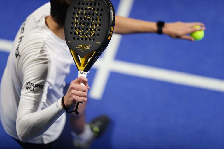 Padel, ecco quali sono gli infortuni più frequenti e come curarli