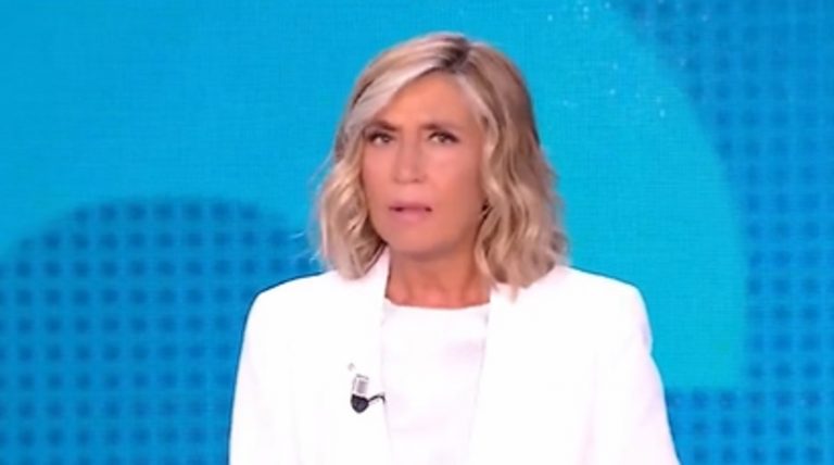 Sanremo 2024, Myrta Merlino non ci sta: “Vergogna, Geolier fischiato perché…”. Ecco le parole della conduttrice