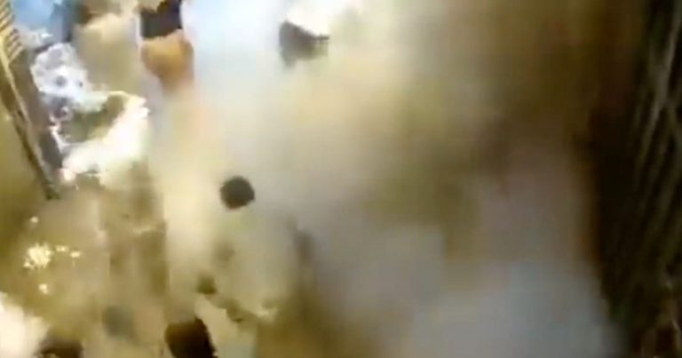 Violento terremoto M 6.8 in Marocco, ci sono 820 morti: il video della scossa ripreso in diretta Violento terremoto M 6.8 in Marocco, ci sono 820 morti: il video della scossa ripreso in diretta
