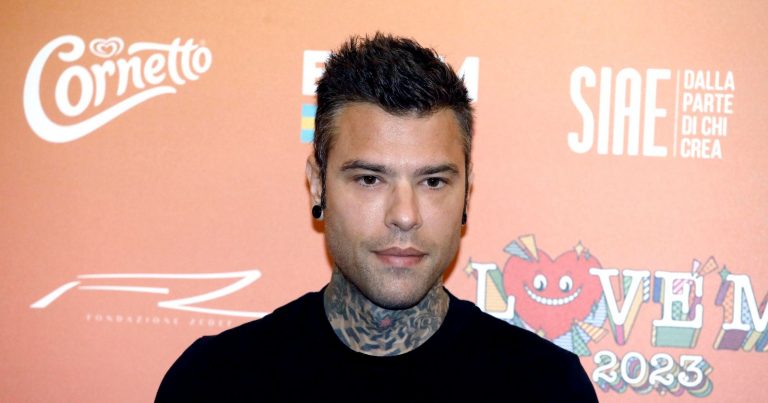 Ulcere anastomotiche, il chirurgo di Fedez svela: “Può manifestarsi con…” Ulcere anastomotiche, il chirurgo di Fedez svela: “Può manifestarsi con…”