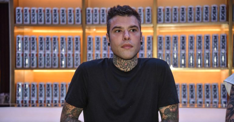 Carenza farmaci, adesso anche Fedez lancia l’allarme: “Non trovo un farmaco essenziale….”