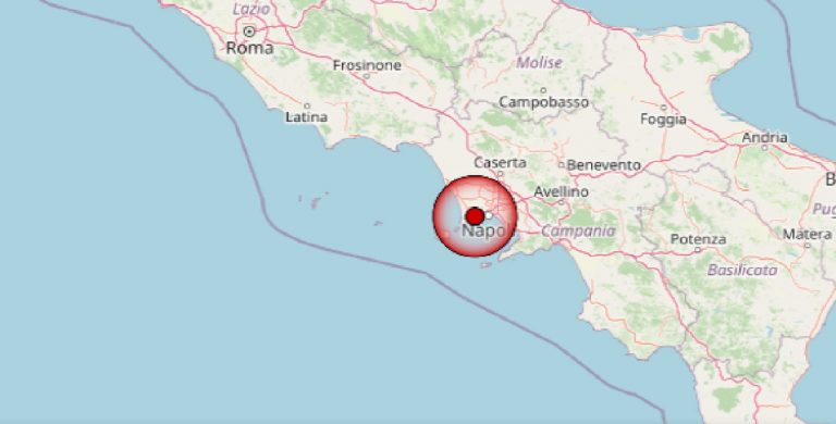 Forte terremoto ai Campi Flegrei oggi, 2 ottobre 2023: scossa M 4.0, gente in strada a Napoli – Dati Ingv